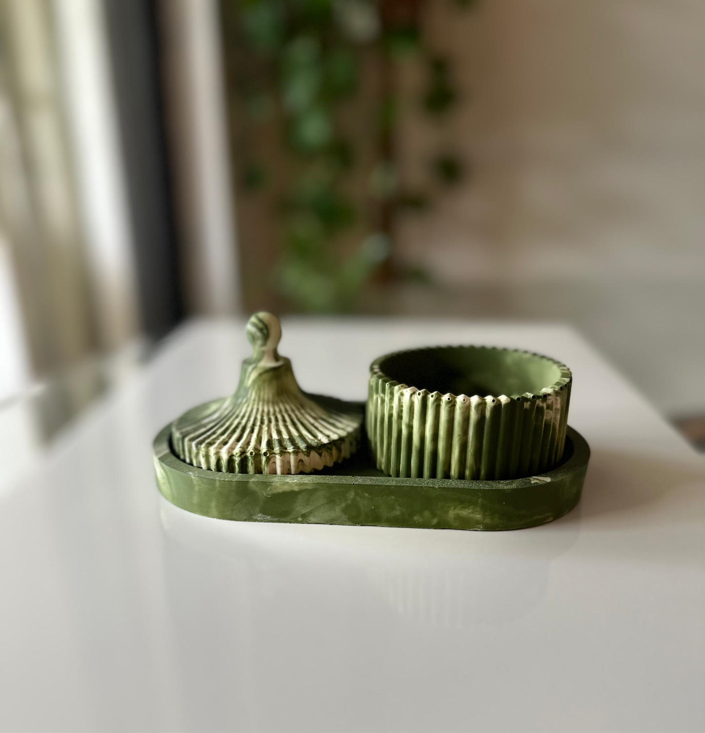 GREEN Marble •Ceramic candle/storage jar with lid and matching tray •FREE x3 soy wax candle refills- Vanilla & Citrus