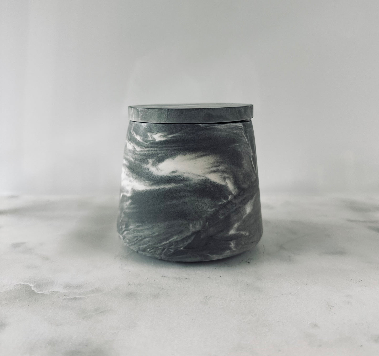 GRAY Marble • 6.5oz wood wick aesthetic ceramic pot with lid. Soy wax candle with notes of Vanilla & Citrus